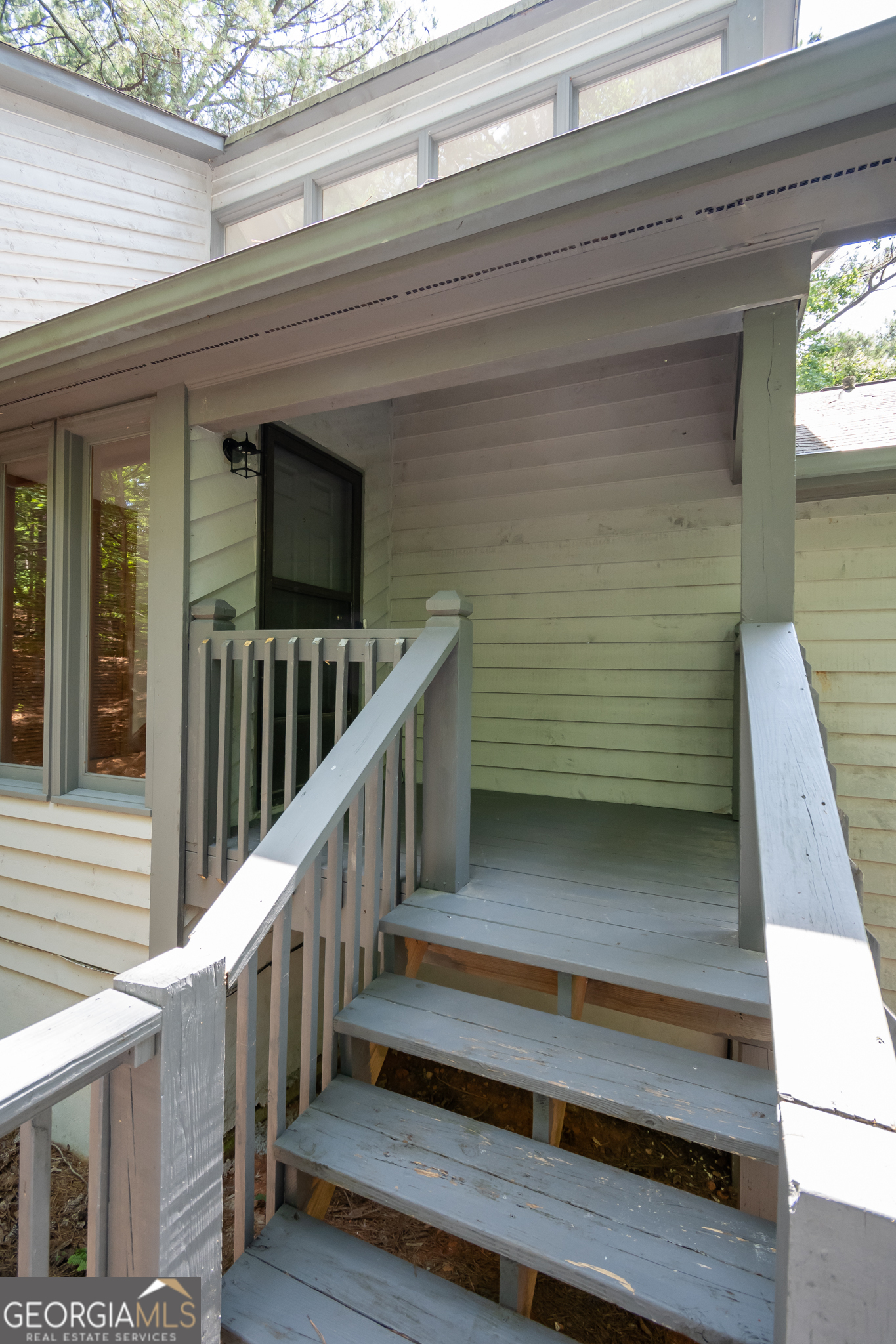 Property Photo: 102 Chickadee Court GA 30605