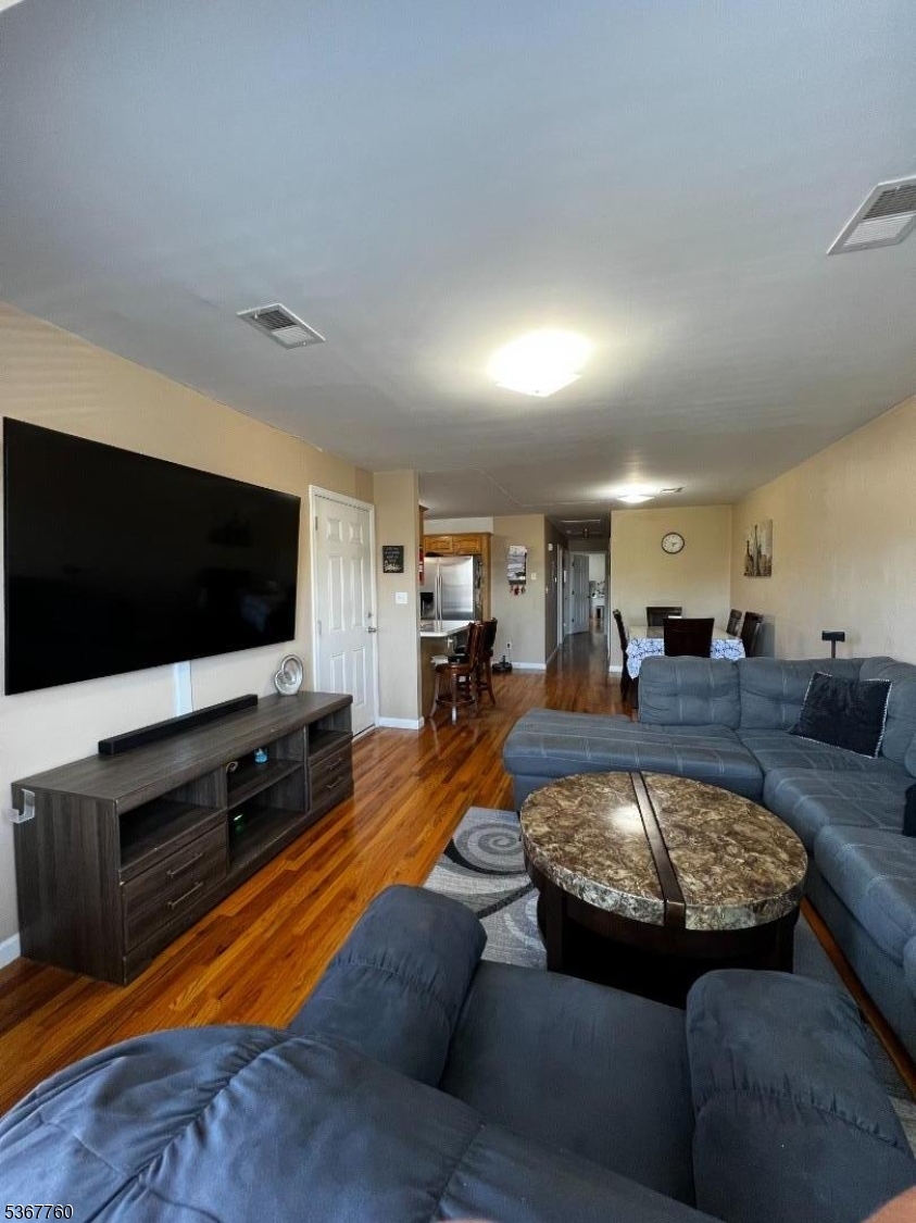 Property Photo:  952 Flora St Unit 2  NJ 07201 