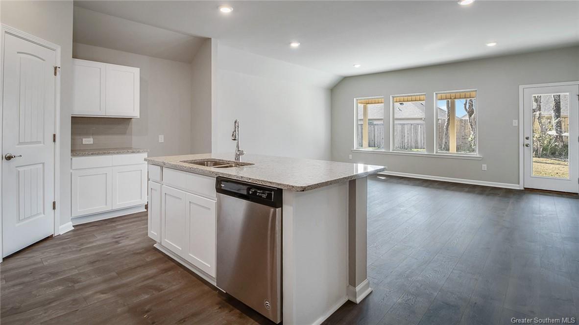 Property Photo: 320 Sawyer Drive LA 70665