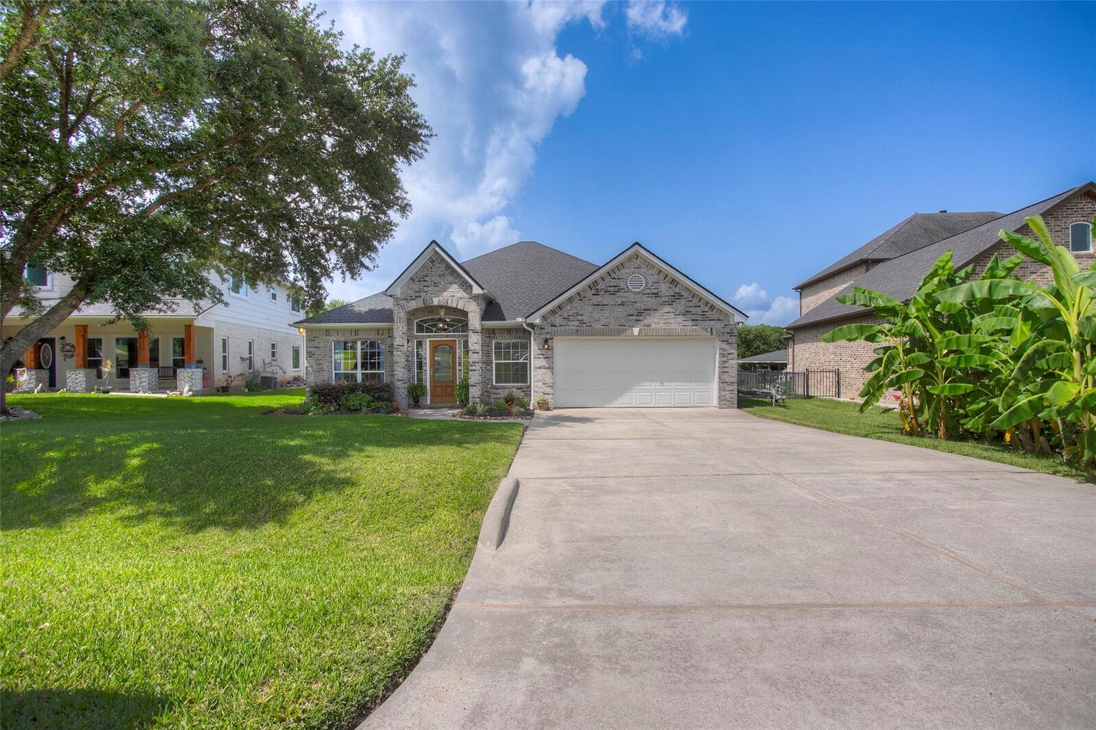 Property Photo:  13690 Shoreline Drive  TX 77318 
