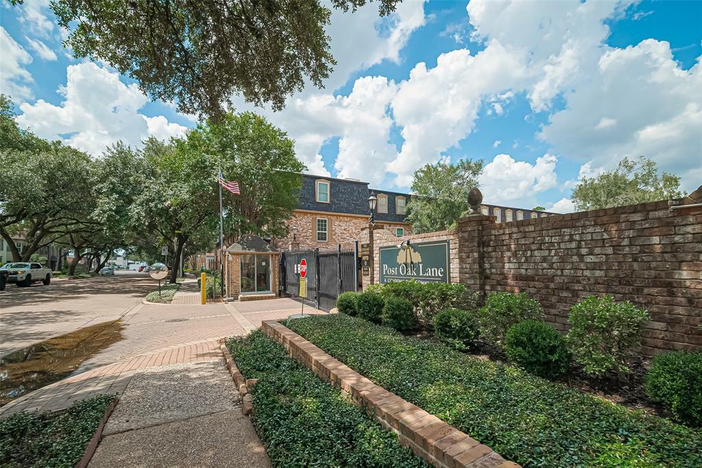 Property Photo: 359 N Post Oak Lane 225 TX 77024
