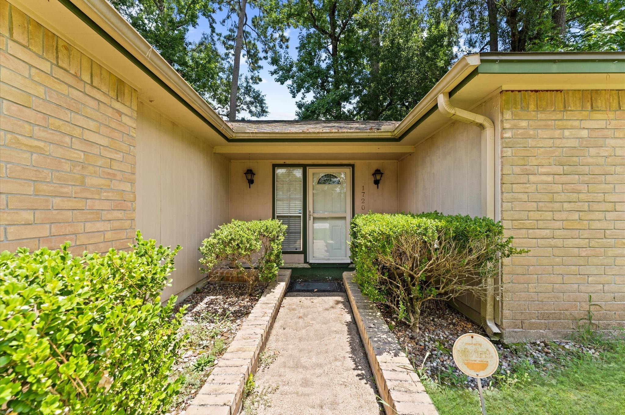Property Photo: 1720 Tims Lane TX 77301
