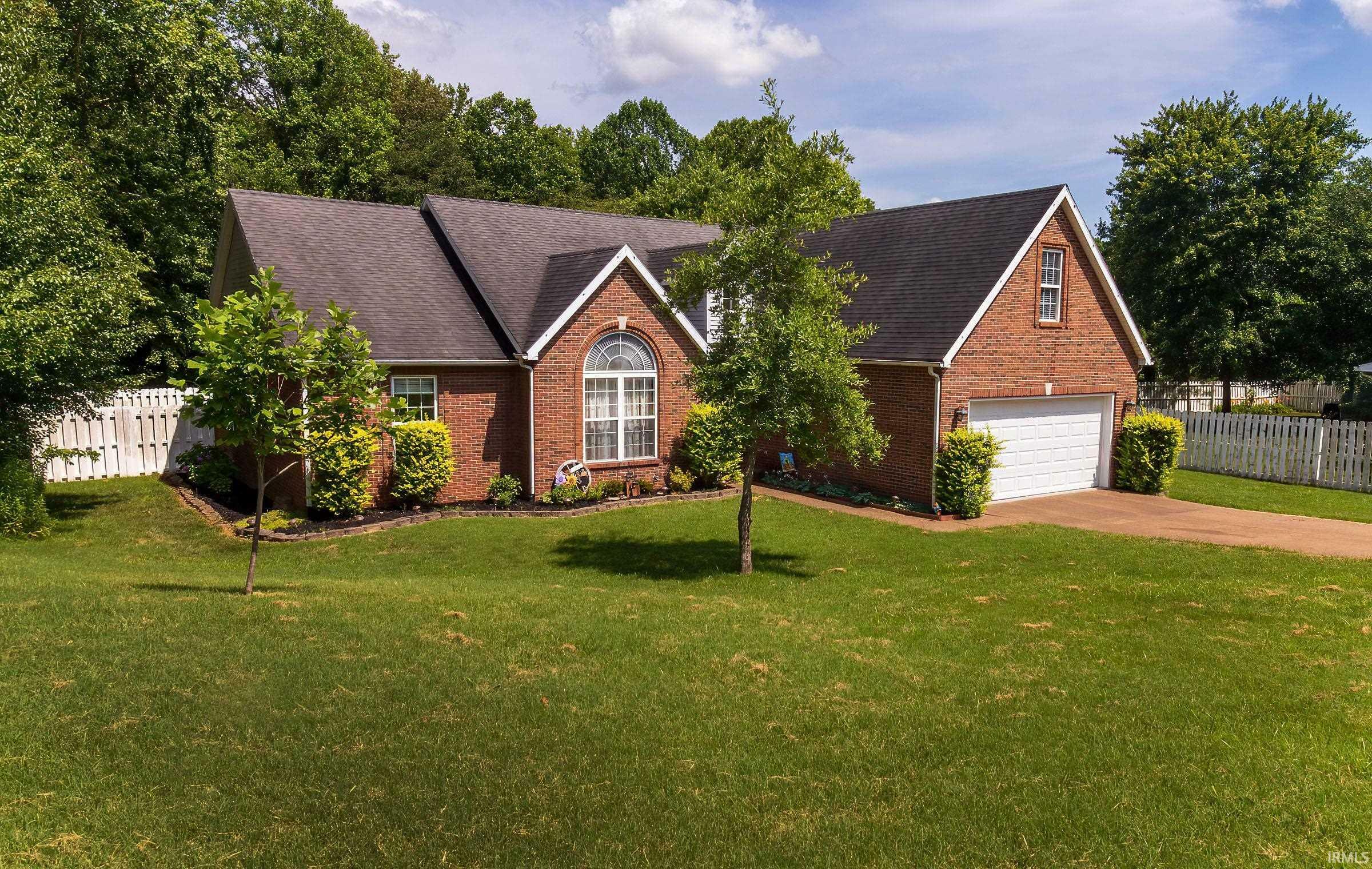 Property Photo: 2516 Willow Creek Drive IN 47712