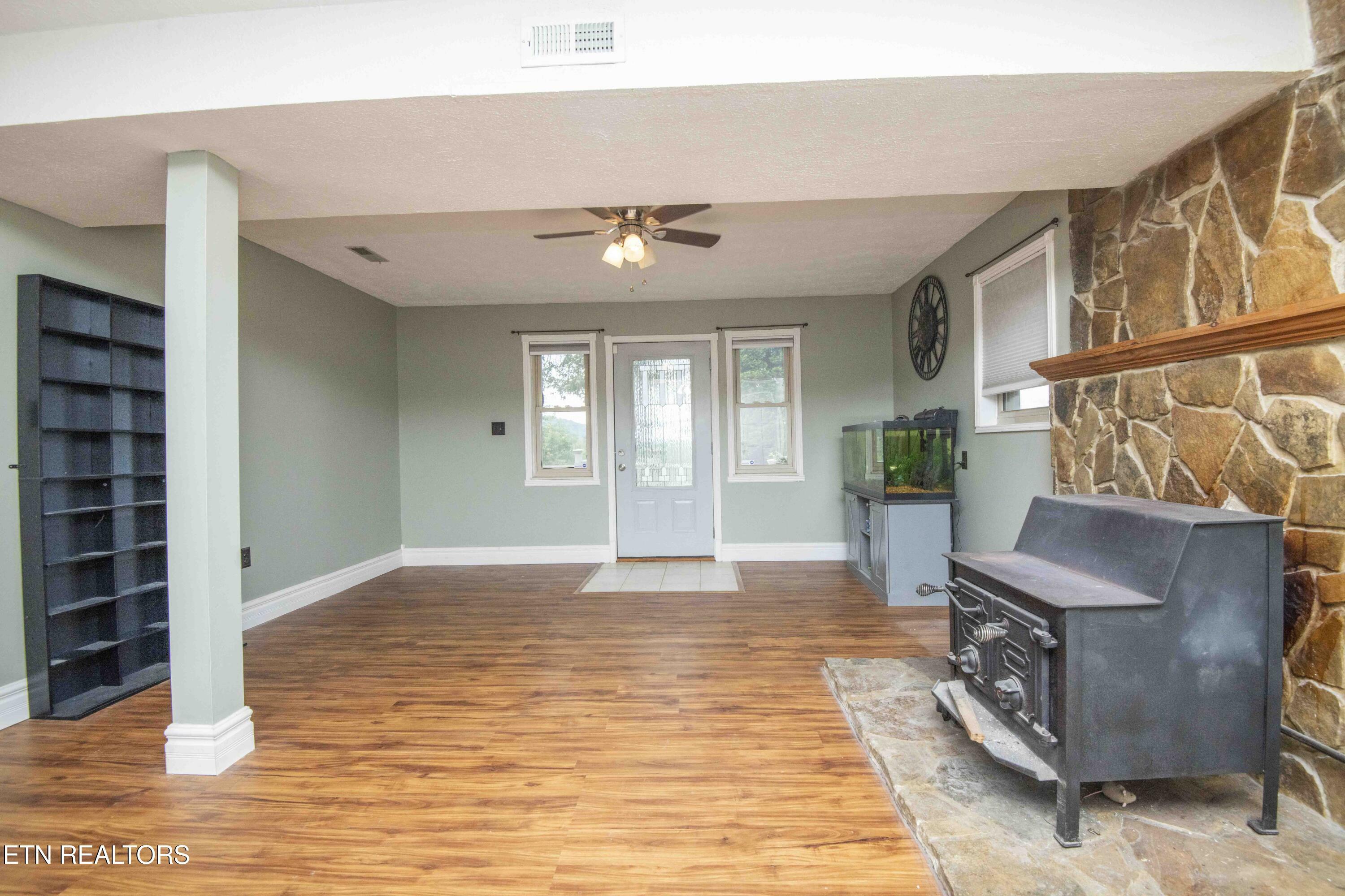 Property Photo: 947 Lawnville Rd TN 37763