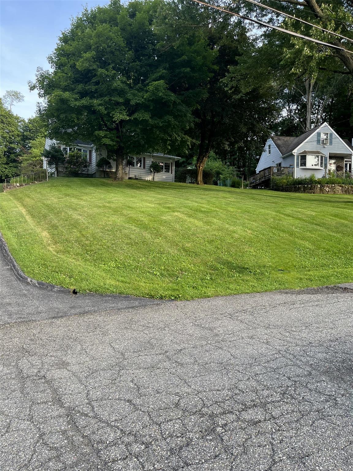 11 Crescent Drive  Cortlandt Manor NY 10567 photo