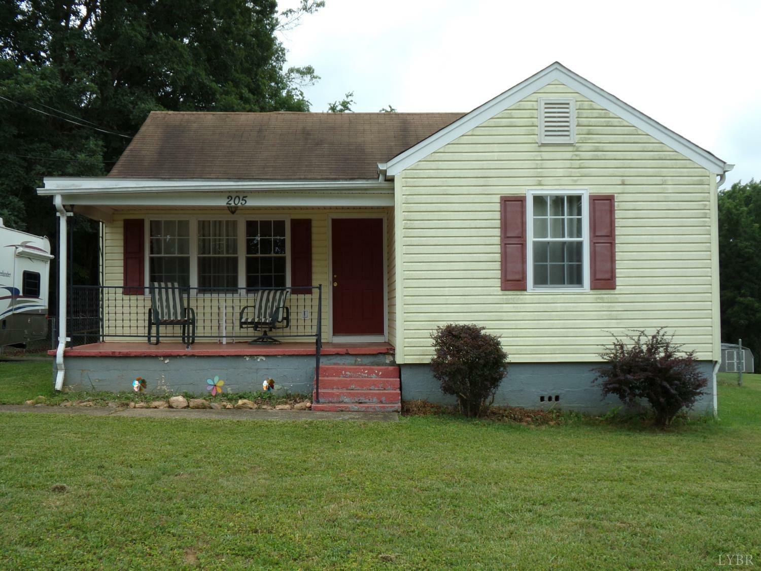 Property Photo: 205 Tyree Circle VA 24572