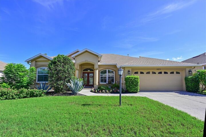 Property Photo:  10571 Old Grove Circle  FL 34212 