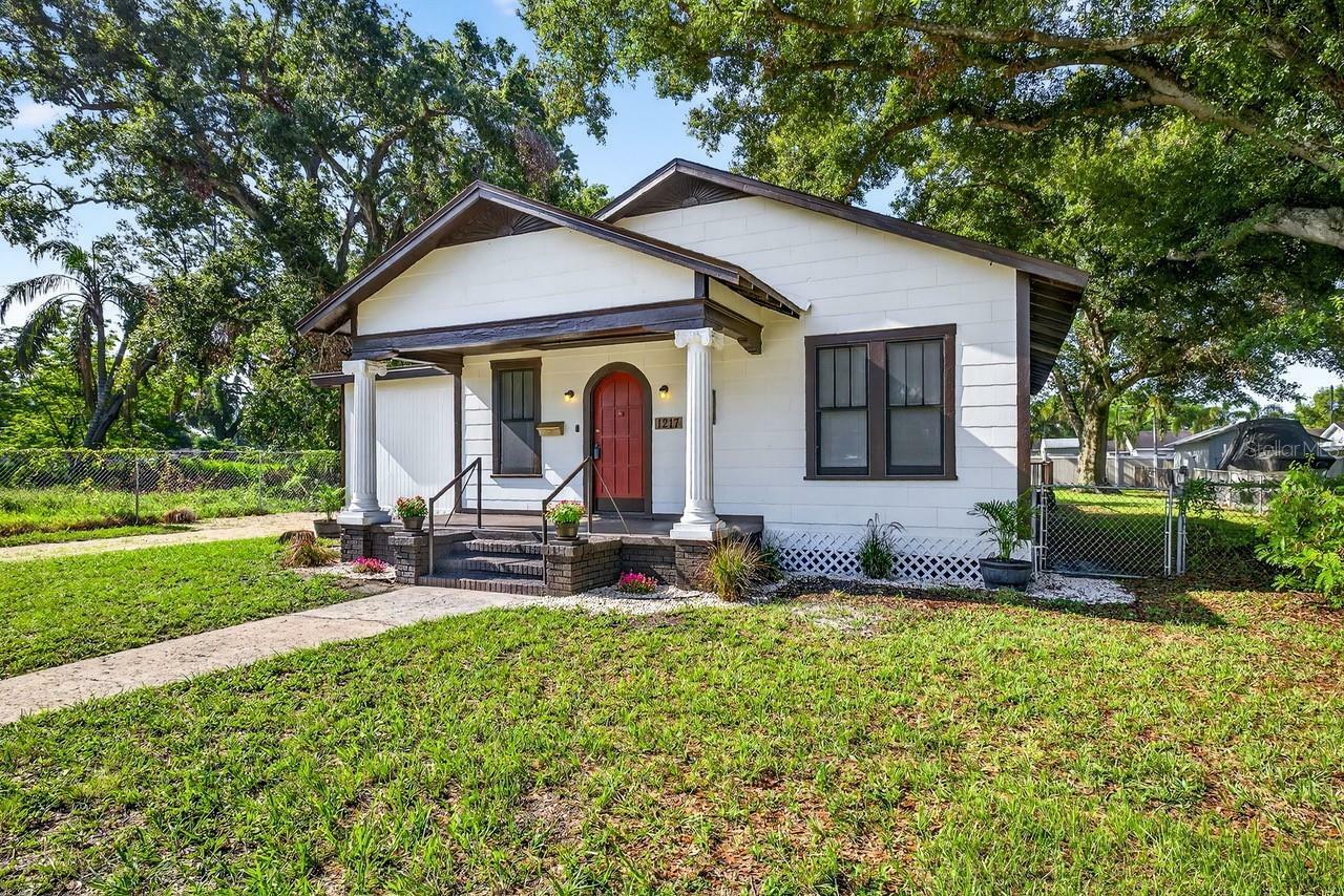 Property Photo: 1217 E 29th Avenue FL 33605