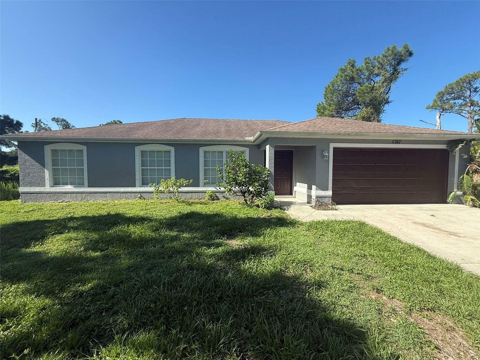 Property Photo: 5747 Jessamine Avenue FL 34291