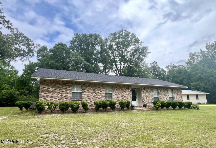 Property Photo: 283 Old Highway 26 MS 39452