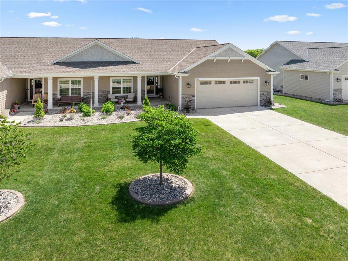Property Photo: 2070 Farmlane Dr WI 53086