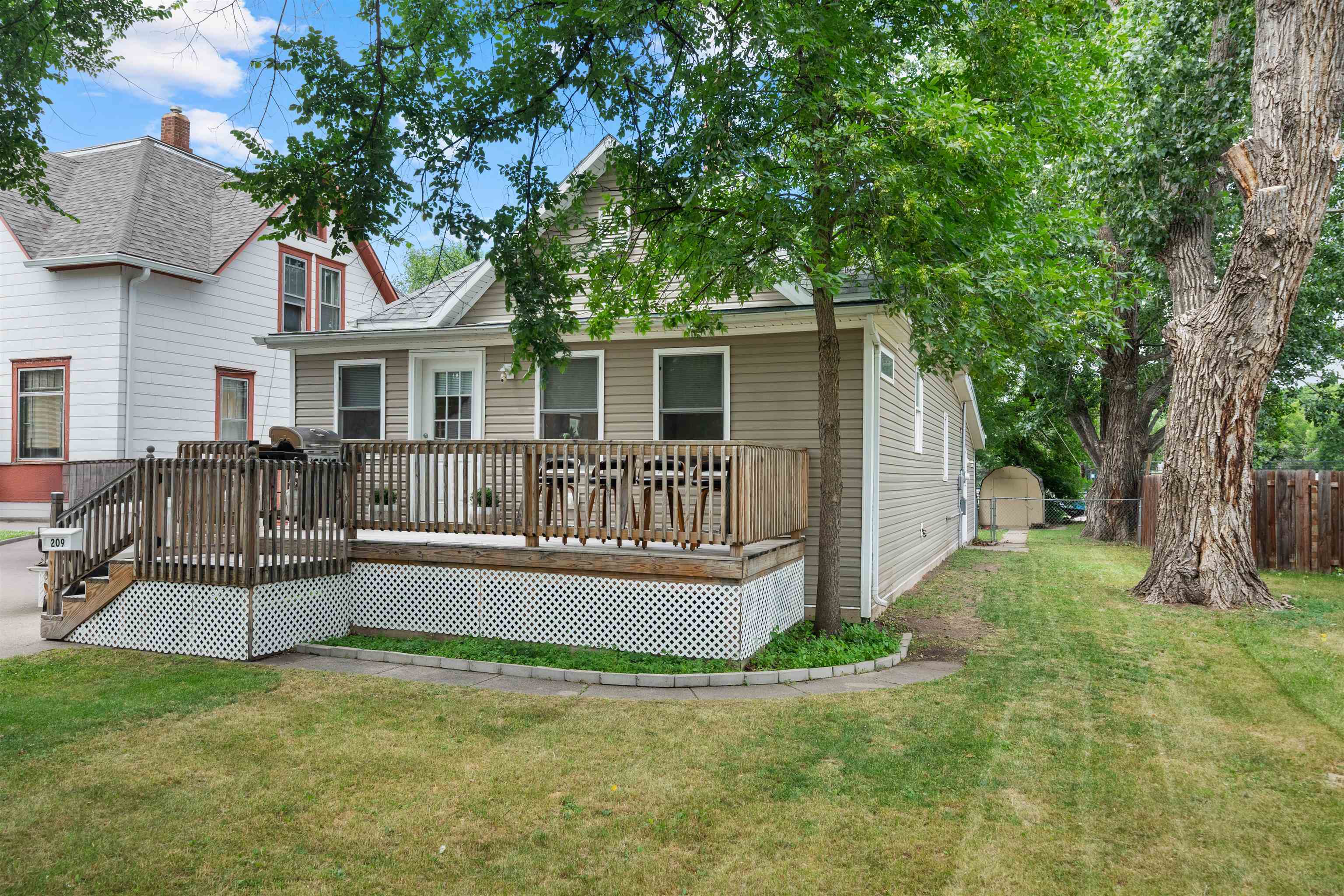 Property Photo:  209 7th Ave NE  ND 58703 