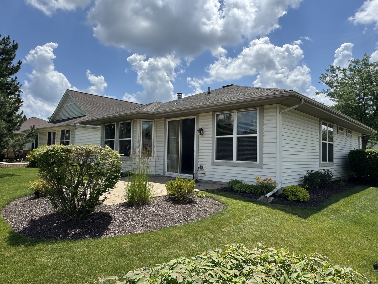 Property Photo:  13084 Illinois Drive  IL 60142 