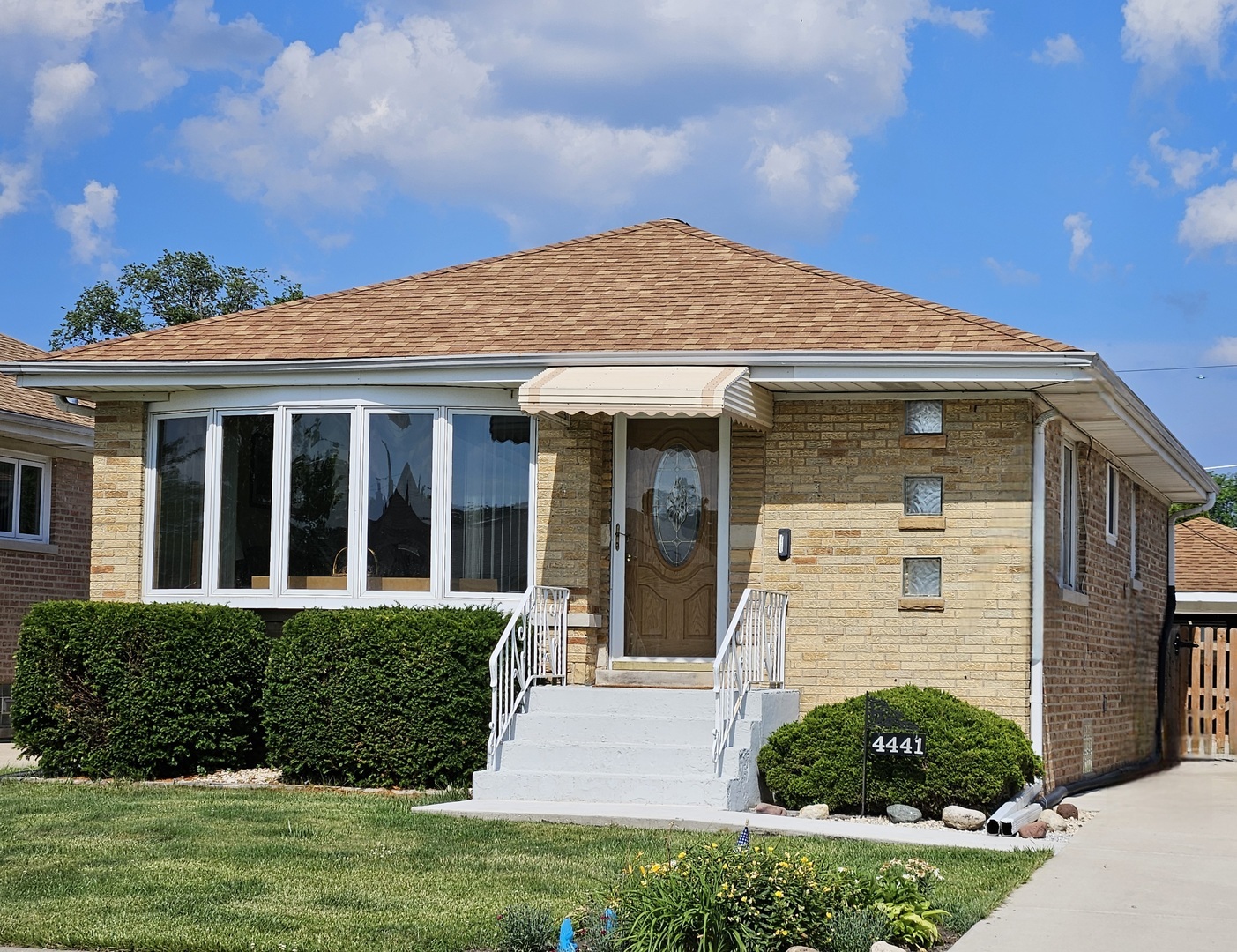 Property Photo: 4441 N Orange Avenue IL 60706