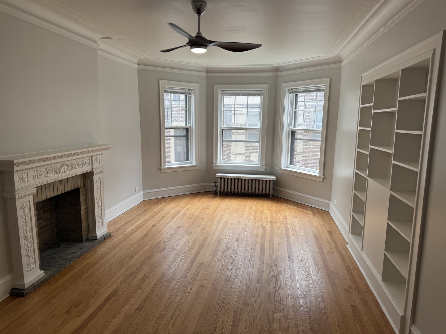 Property Photo: 624 Sheridan Road 2 IL 60202