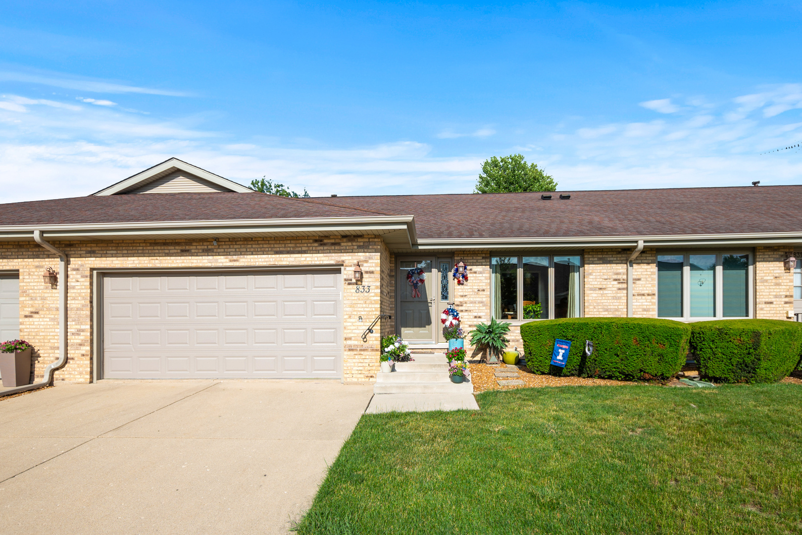 Property Photo: 833 Winter Park Drive 833 IL 60451