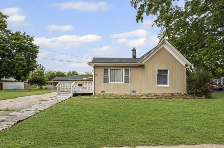 906 N State Street  Marengo IL 60152 photo