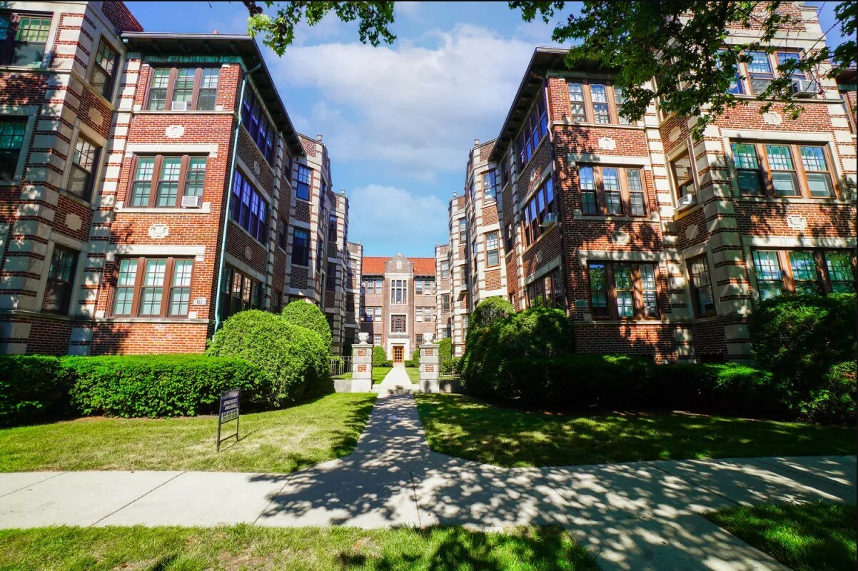 Property Photo: 106 Keeney Street 1 IL 60202
