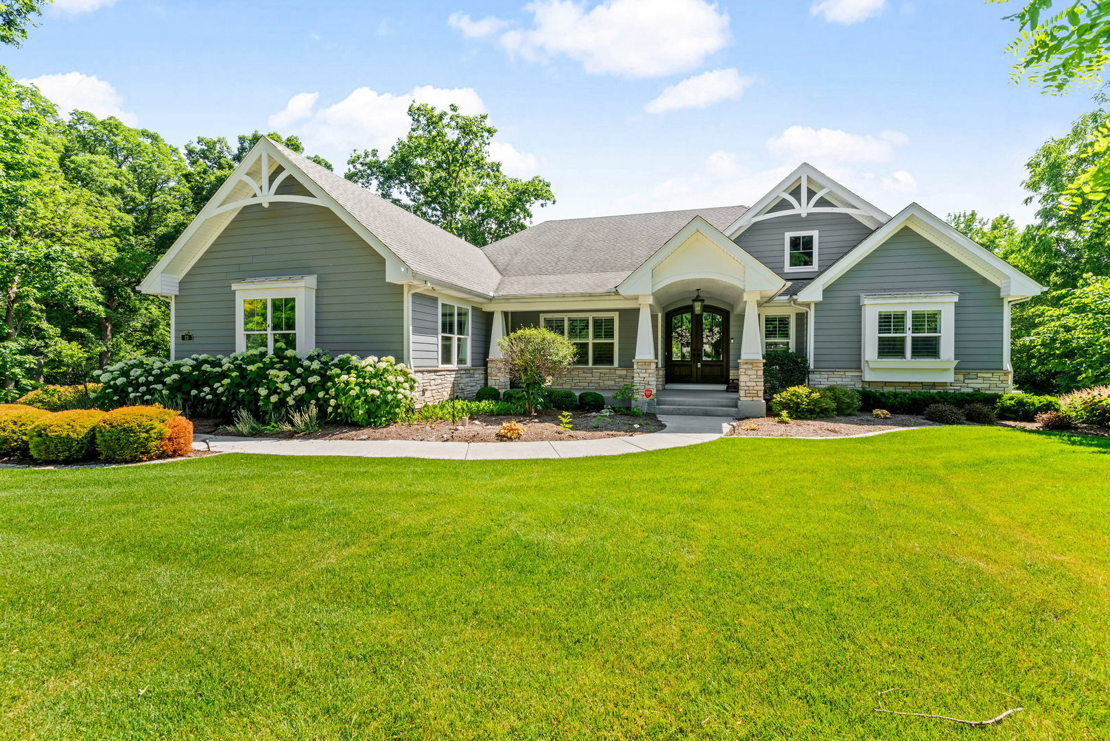 Property Photo:  23 Retreat Court  IL 60124 