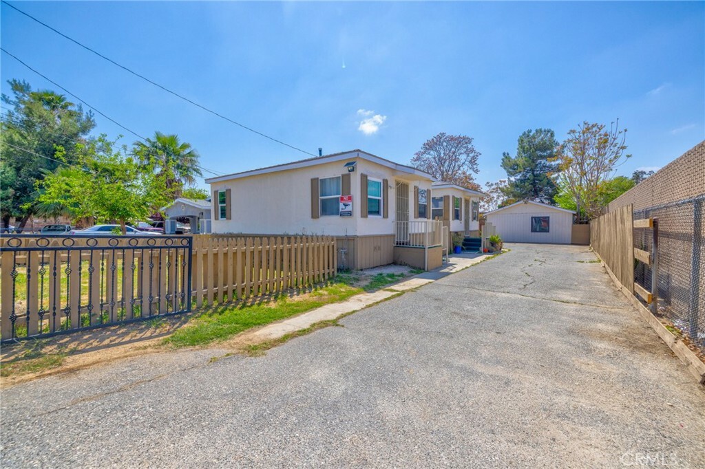 Property Photo:  164 S Santa Fe Avenue  CA 92583 