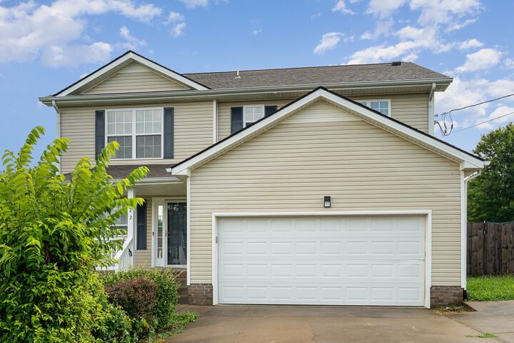 Property Photo:  822 Sugarcane Way  TN 37040 