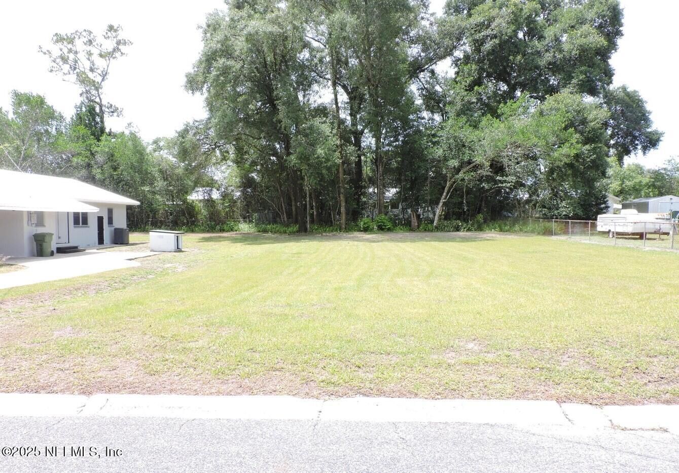 Property Photo: 2009B Laurel Street FL 32177