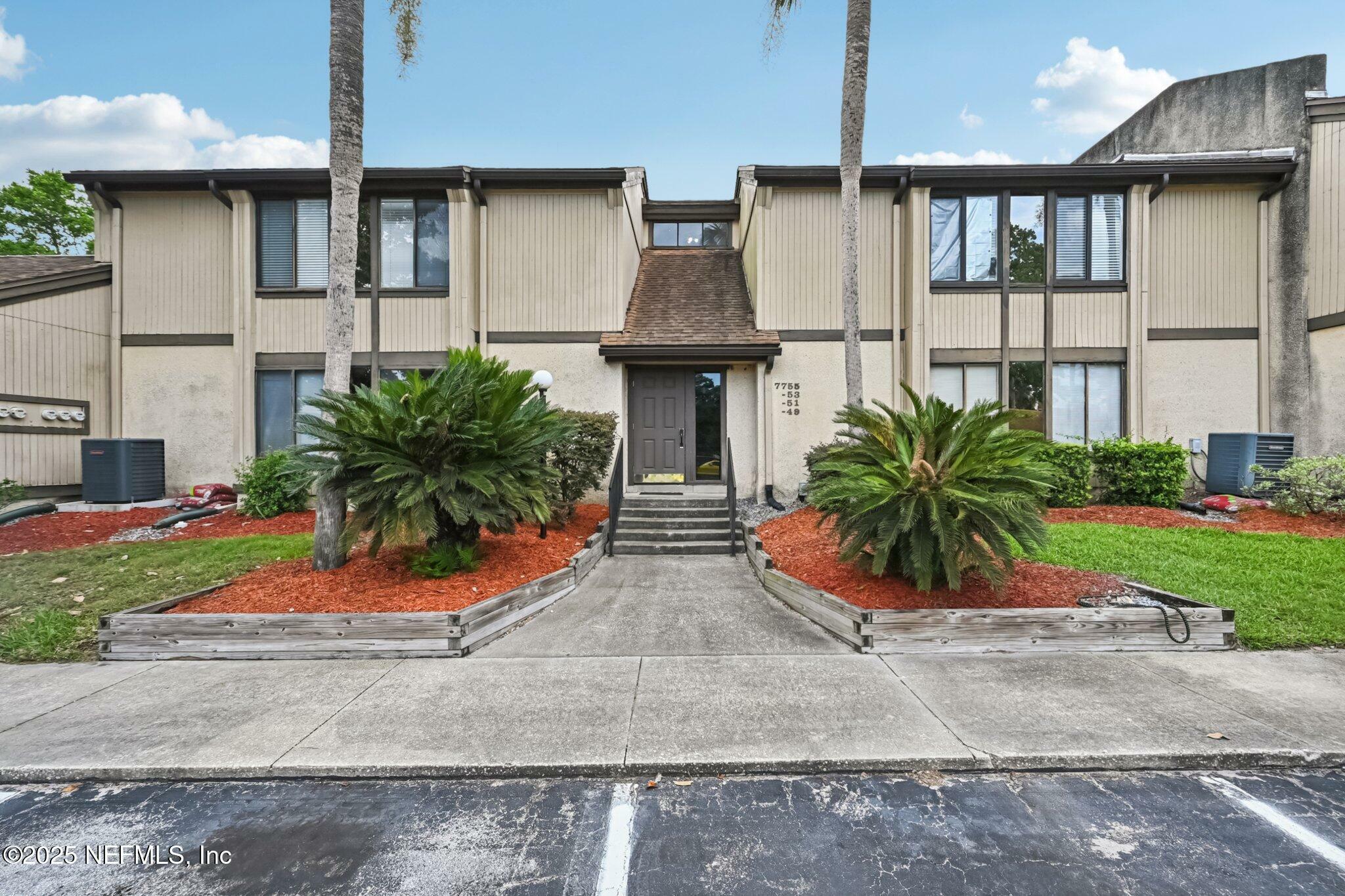 Property Photo:  7749 Las Palmas Way 138  FL 32256 