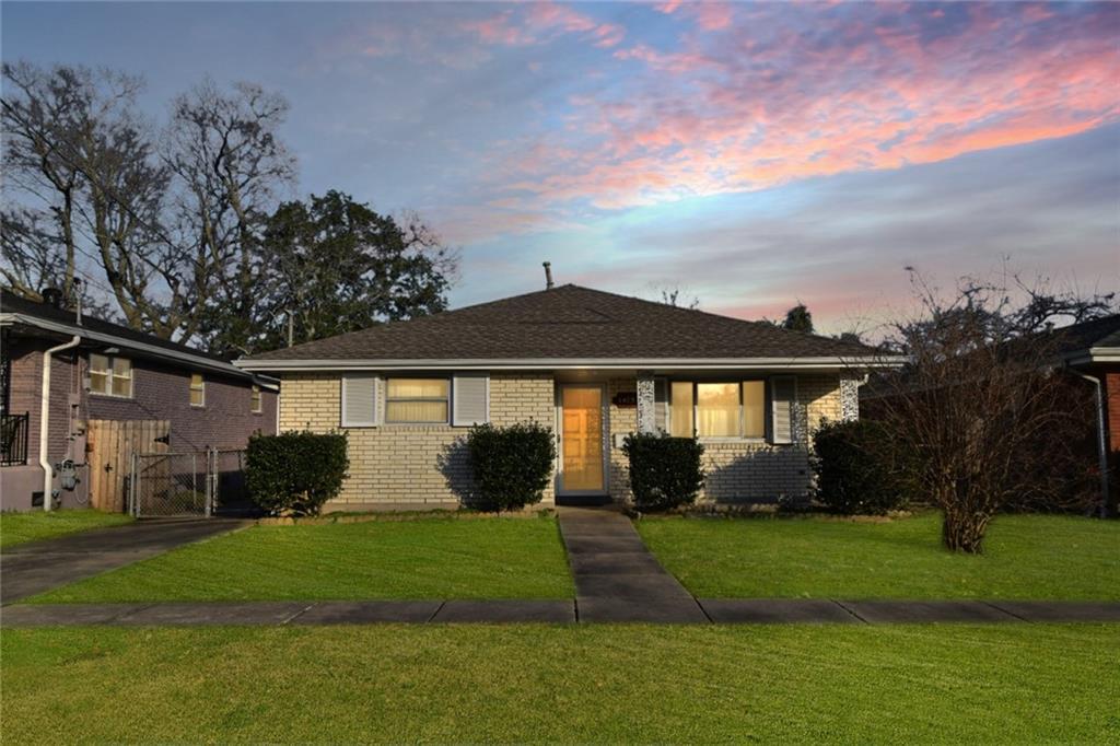 Property Photo: 1413 Wisteria Drive LA 70005
