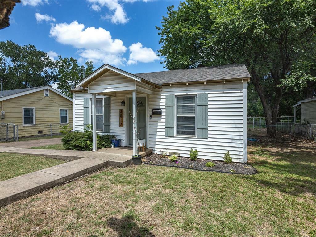 Property Photo:  3012 Gene Lane  TX 76117 