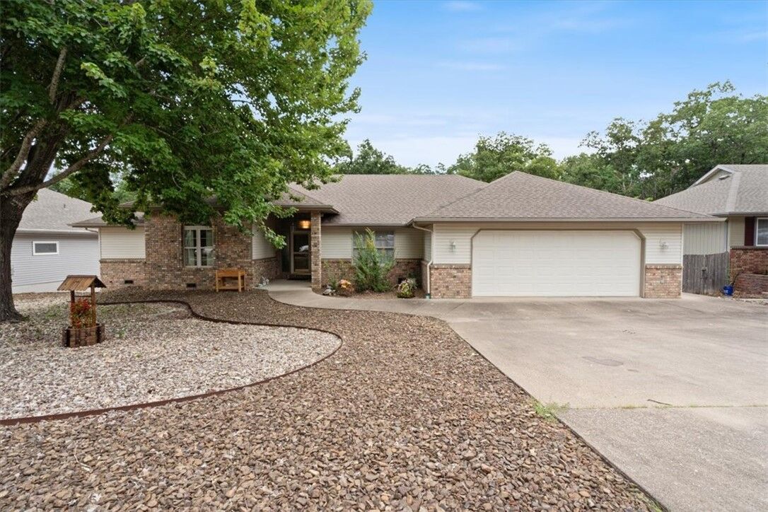 Property Photo: 16 Thirsk Lane AR 72714