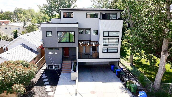607,609,611,613 3 Avenue NE  Calgary AB T2E 0H9 photo