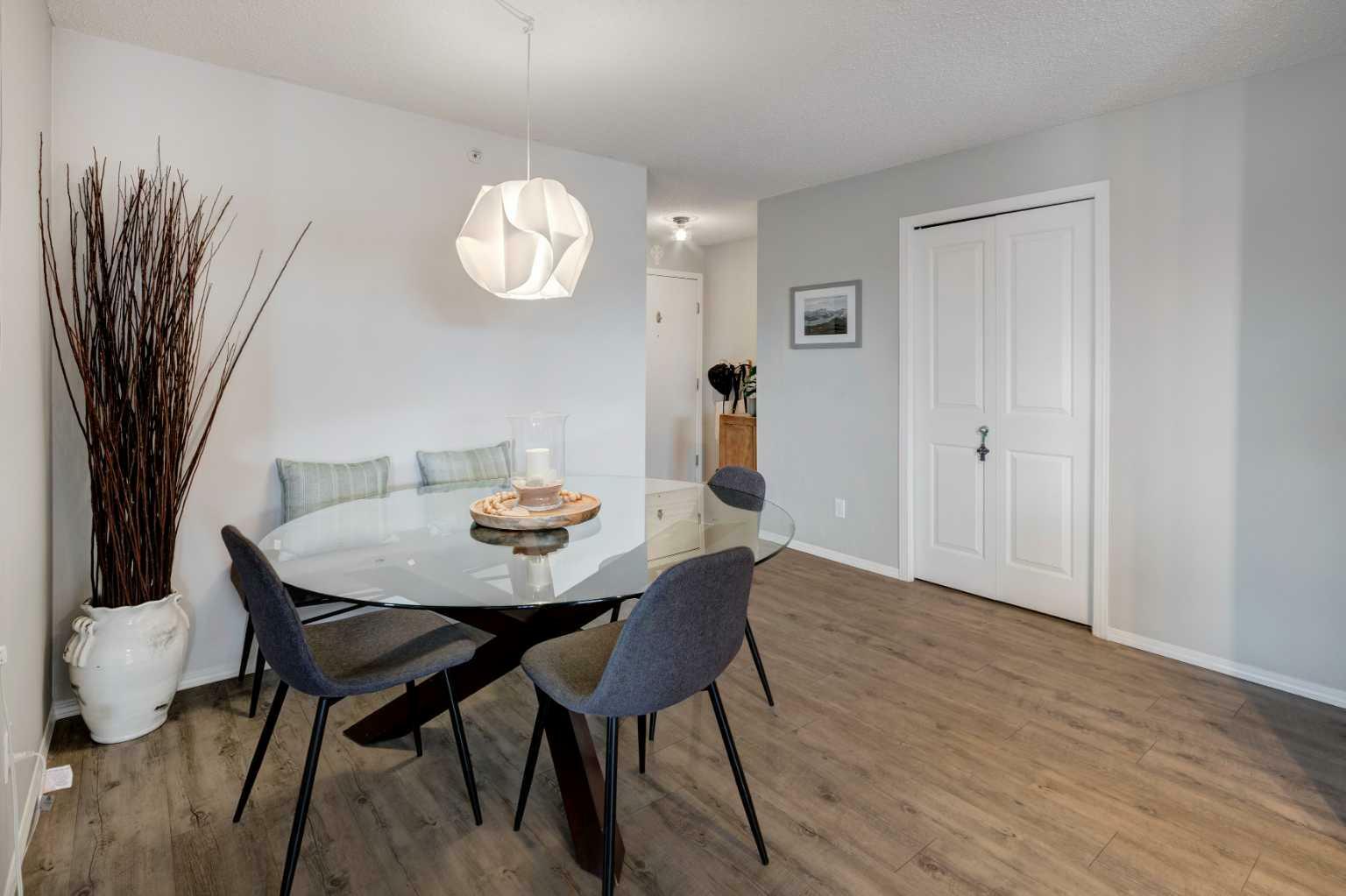 Property Photo: 505 Railway Street W 1419 AB T4C 2K9