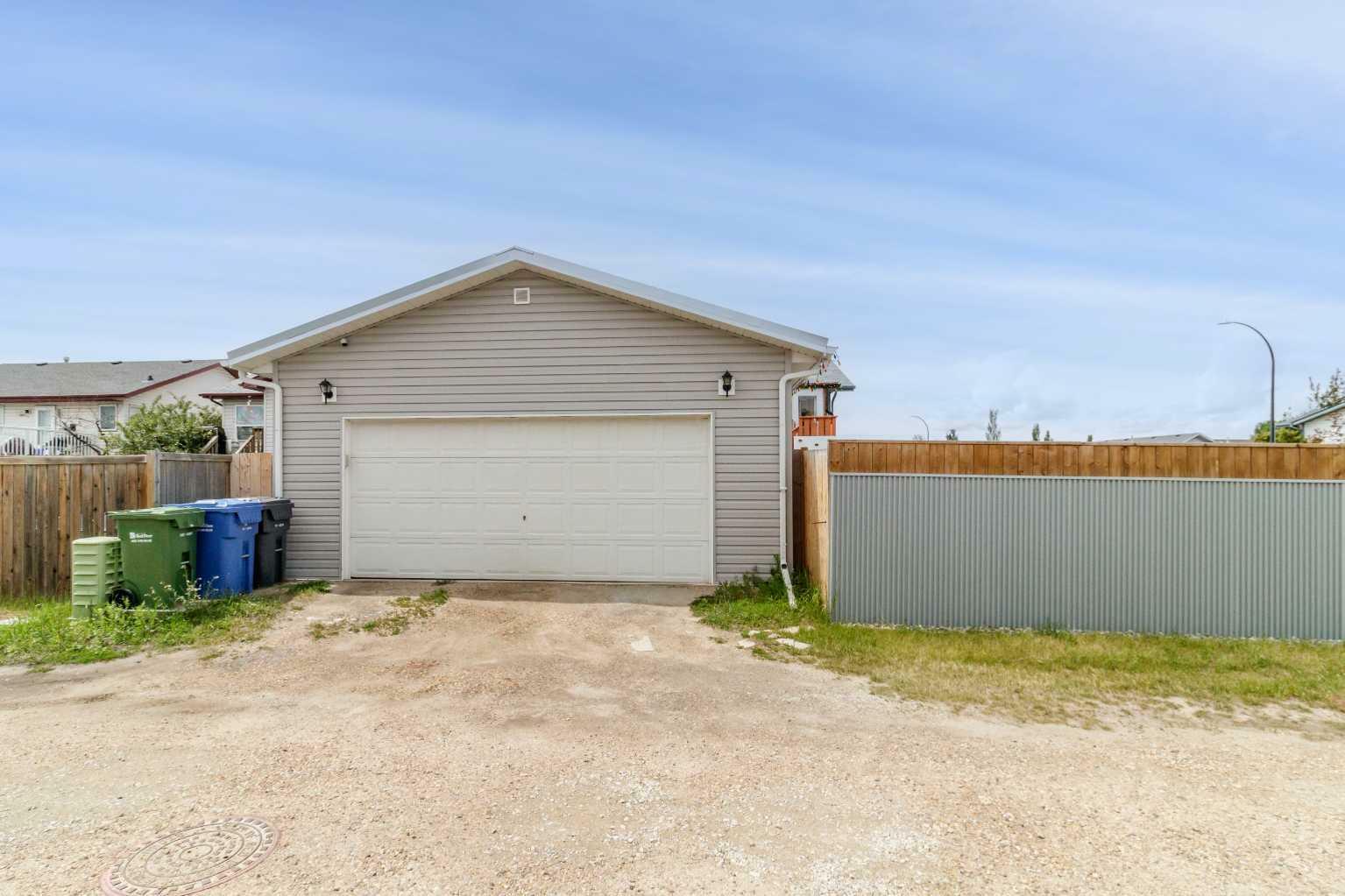 Property Photo: 37 Keast Way AB T4P 3Z3