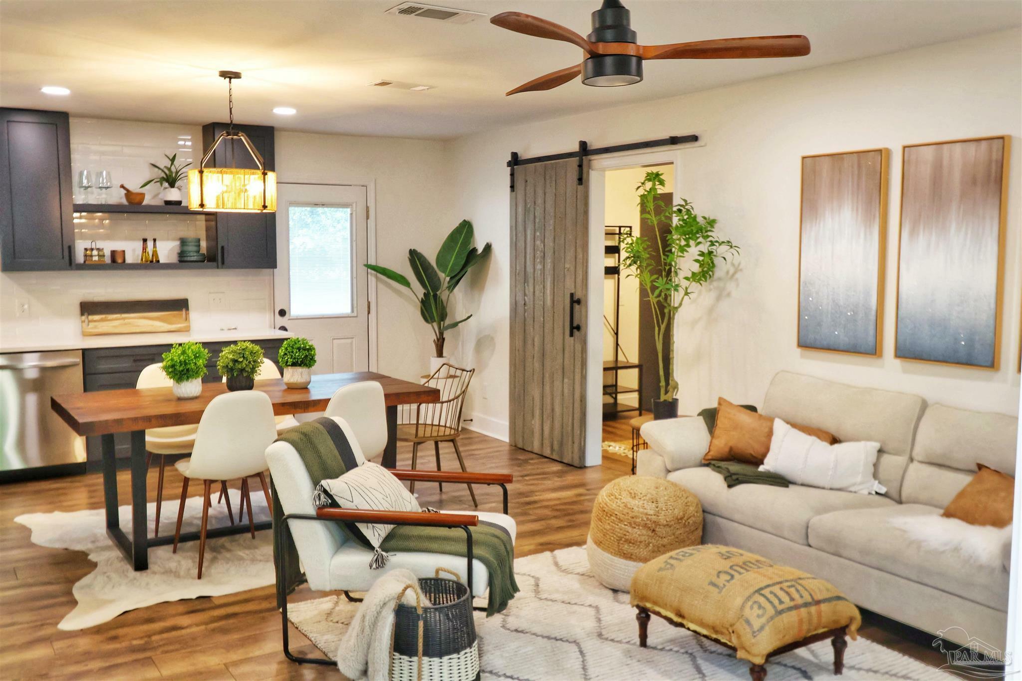 Property Photo: 5197 Avenida Del Fuego FL 32571