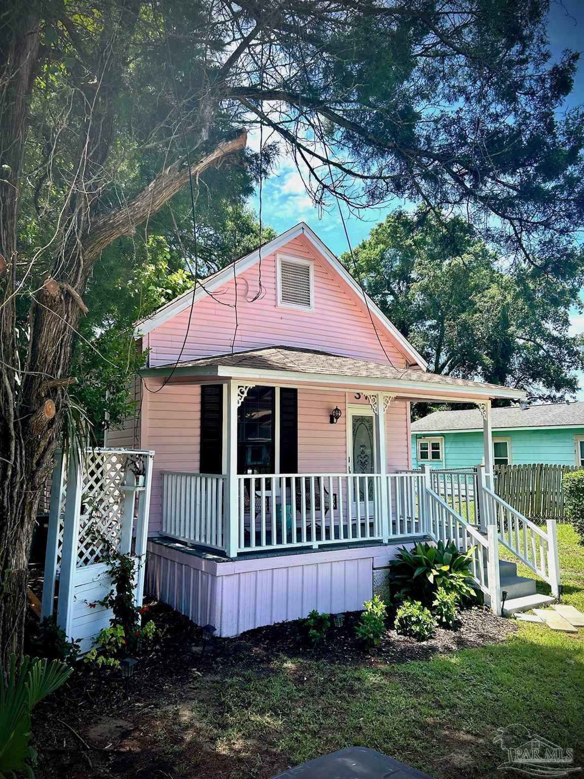 Property Photo: 317 E Lee St FL 32503