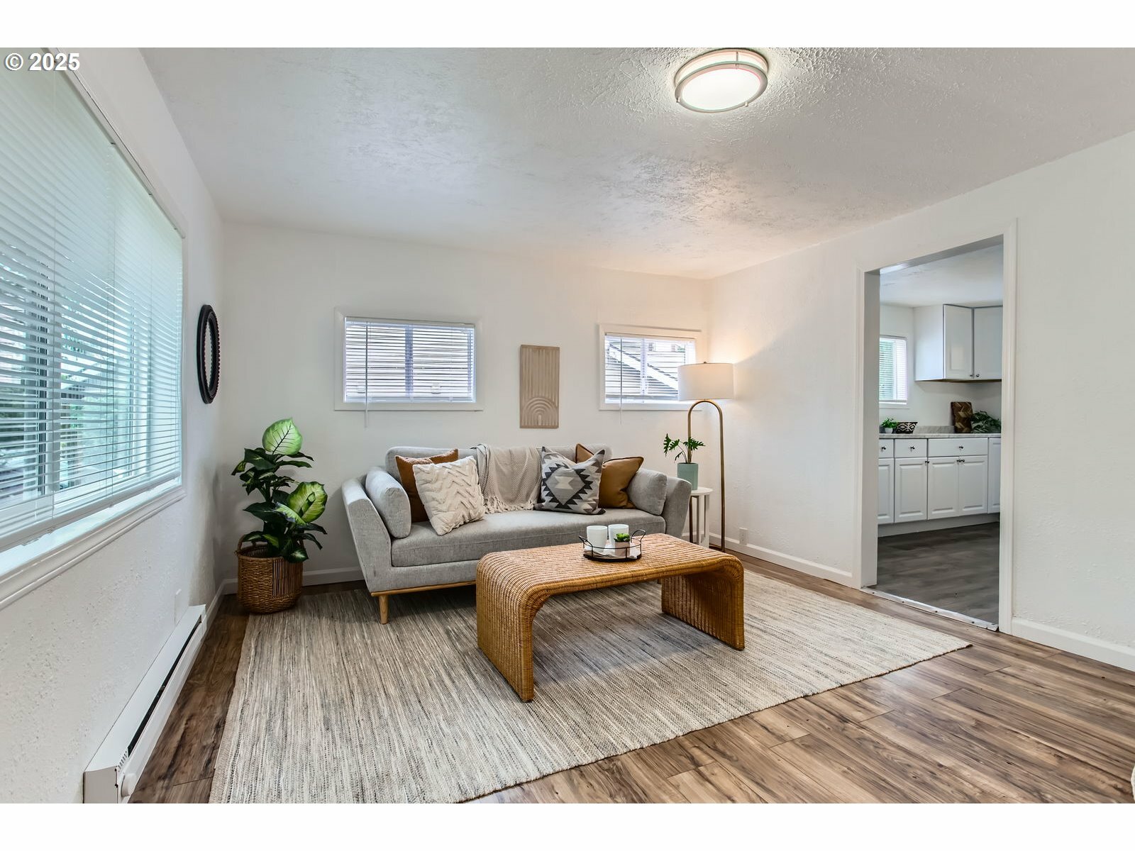 Property Photo:  4214 NE Highland Ct  OR 97218 