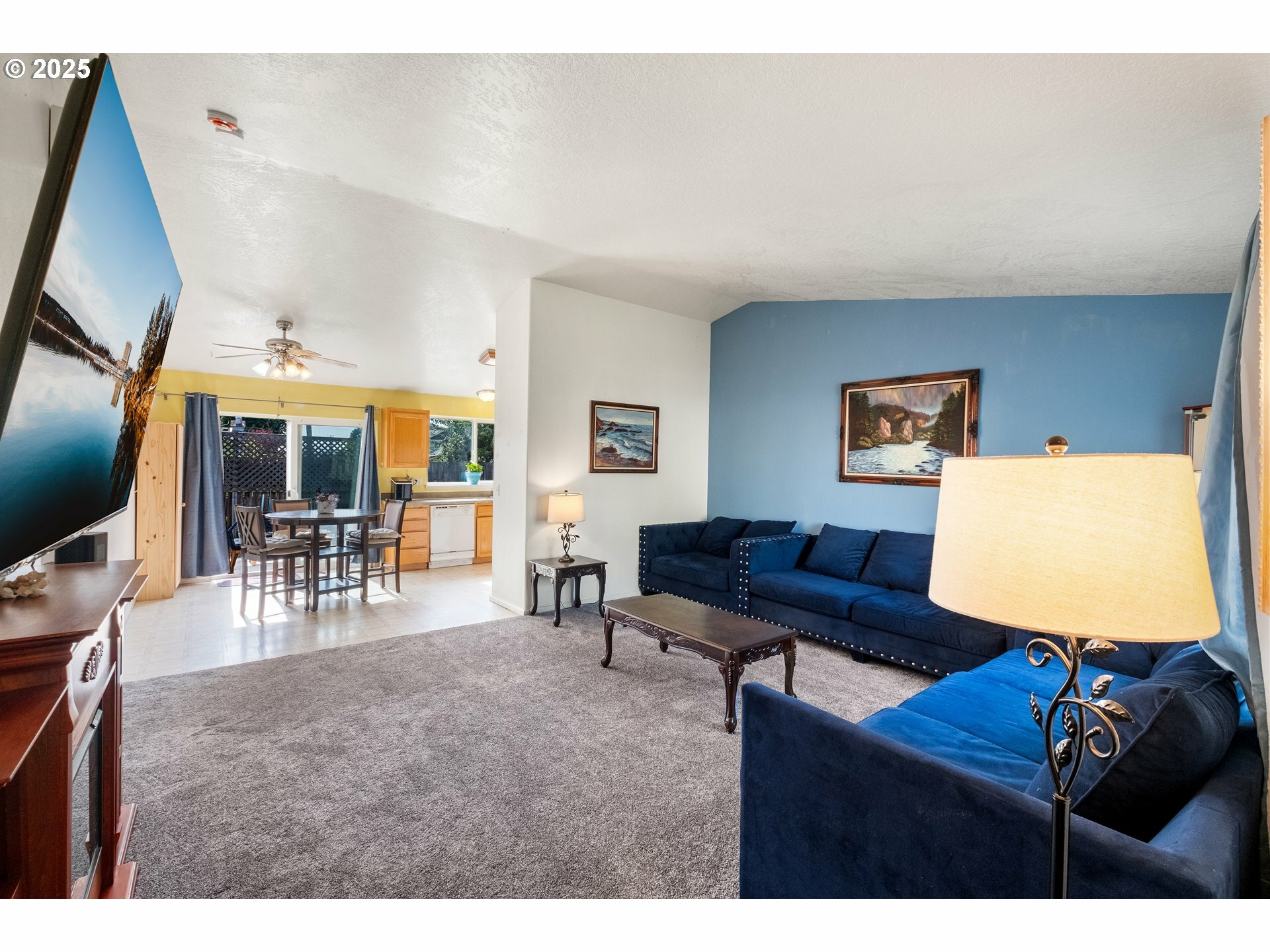 Property Photo: 426 S 42nd Pl OR 97478