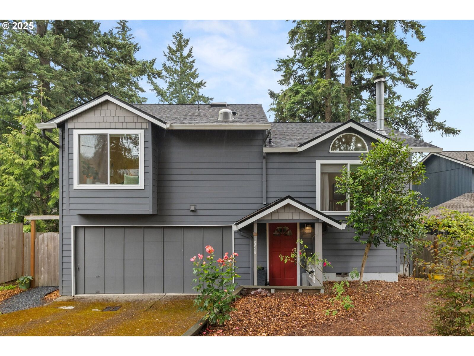 Property Photo:  10926 SW 37th Ave  OR 97219 