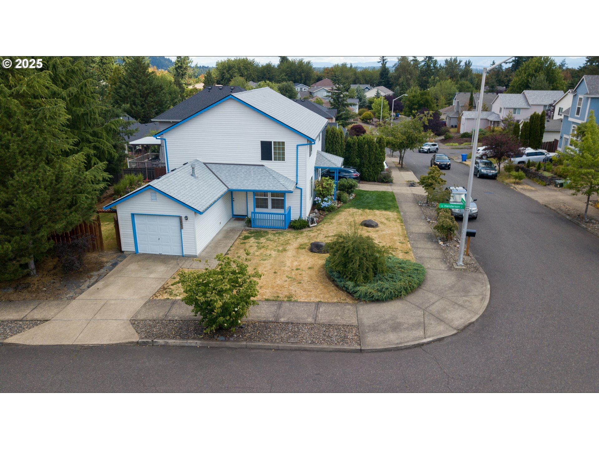 Property Photo: 10723 SE Henderson St OR 97266