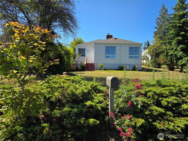 110 E Vashon Avenue  Port Angeles WA 98362 photo