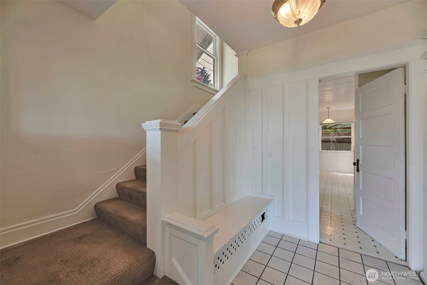 Property Photo: 715 W Howe Street WA 98119