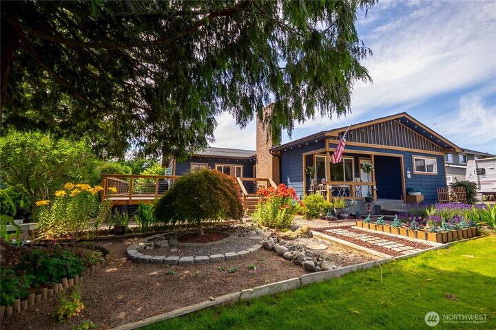 Property Photo: 241 9th Street WA 98230