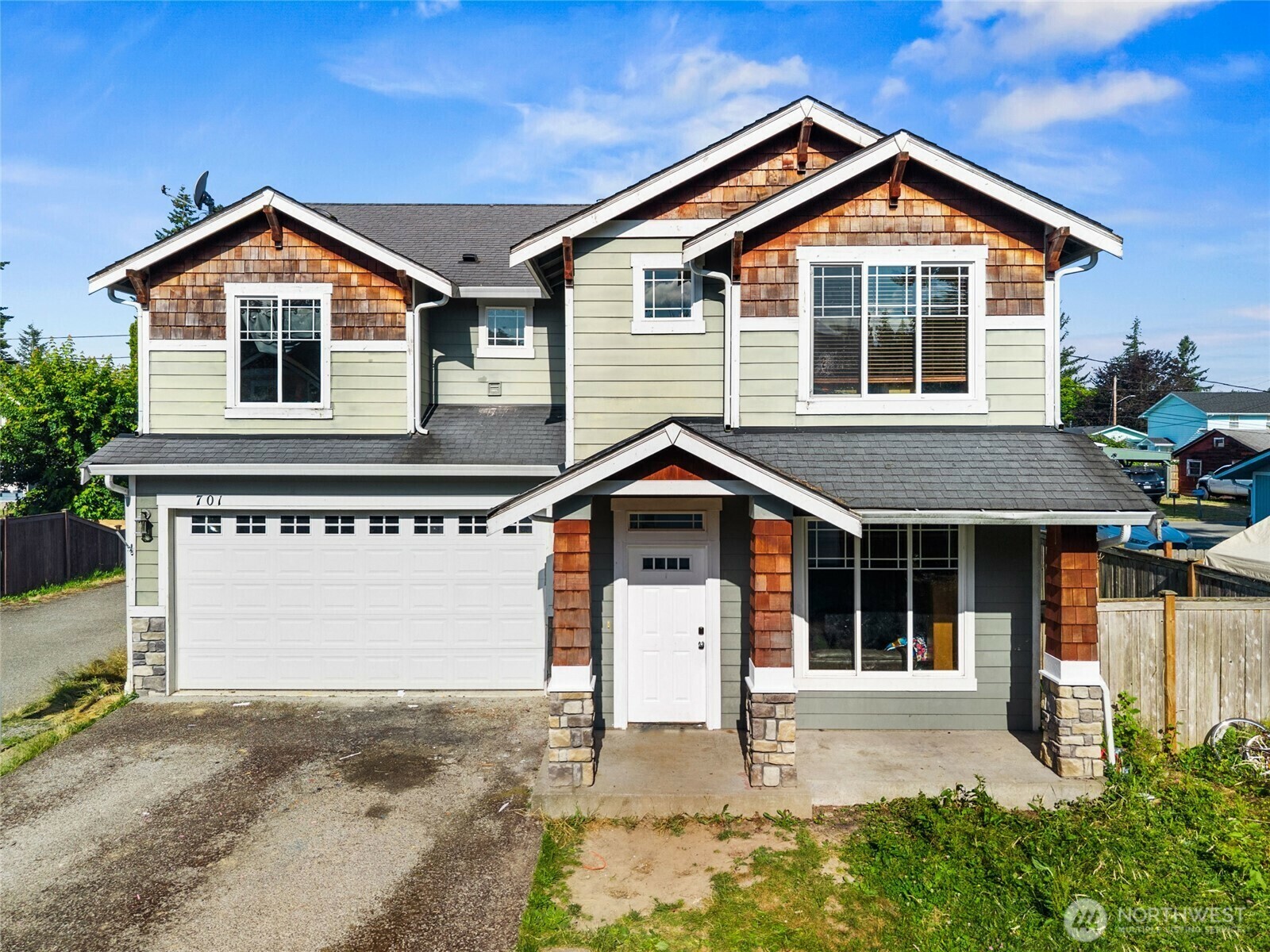 Property Photo: 701 Stratford Place WA 98294