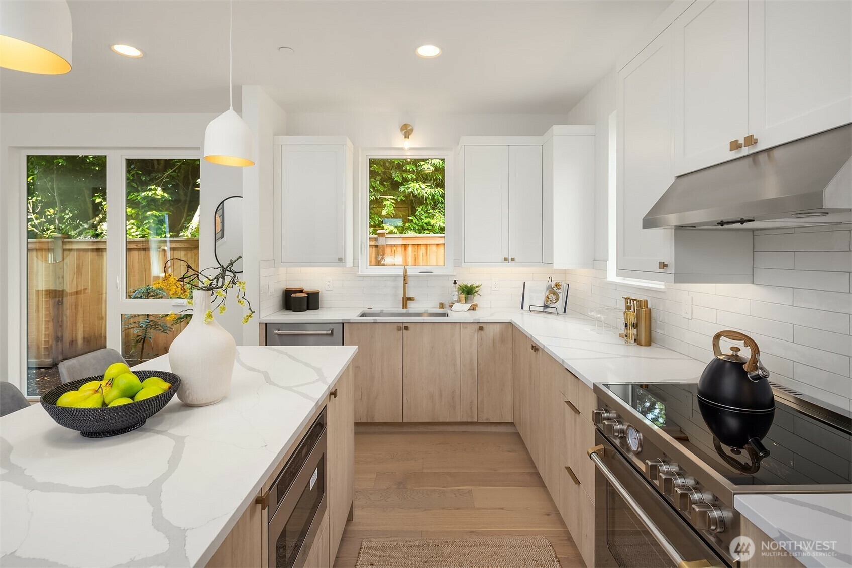 Property Photo: 11123 105th Avenue NE WA 98033