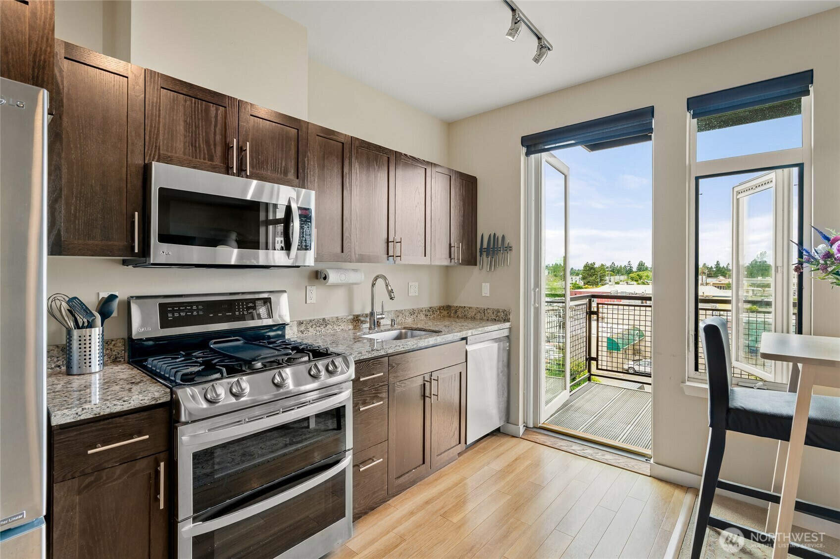 Property Photo: 15100 6th Avenue SW 523 WA 98166