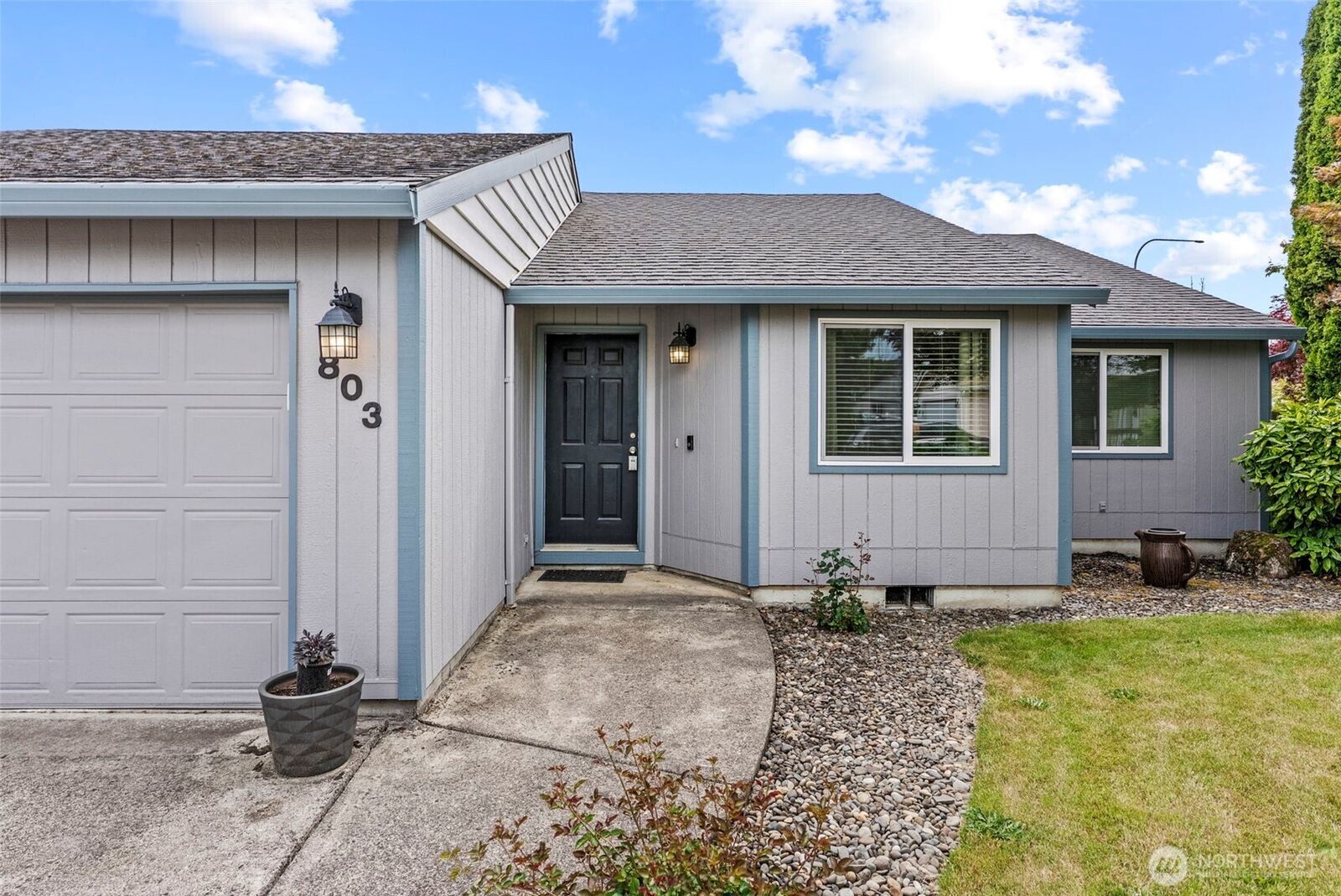 Property Photo:  803 NW 17th Circle  WA 98604 