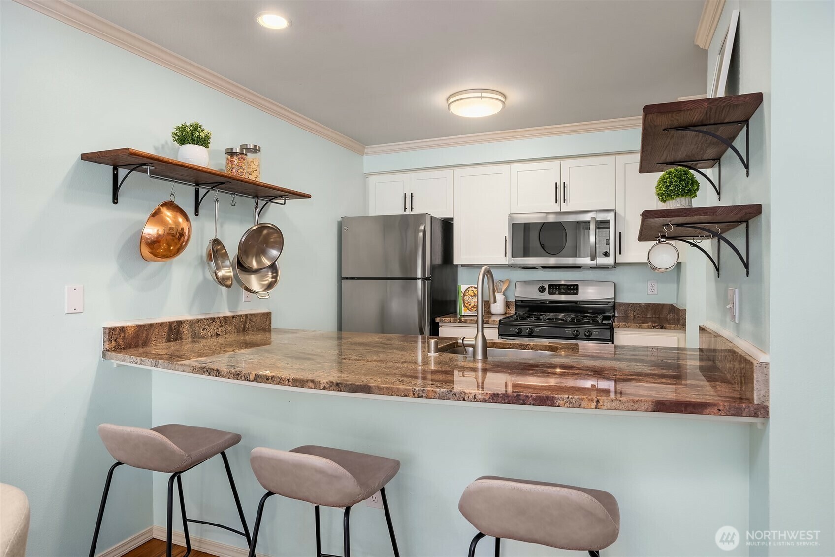 Property Photo: 520 2nd Avenue W 406 WA 98119