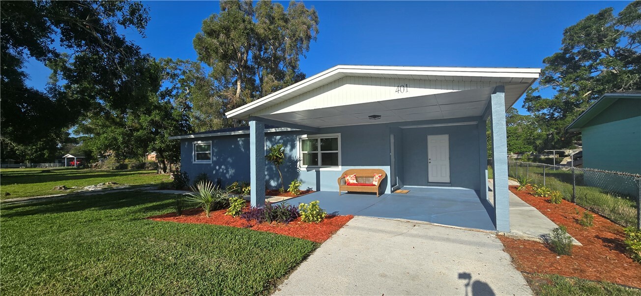 Property Photo:  401 N 29th Street  FL 34947 