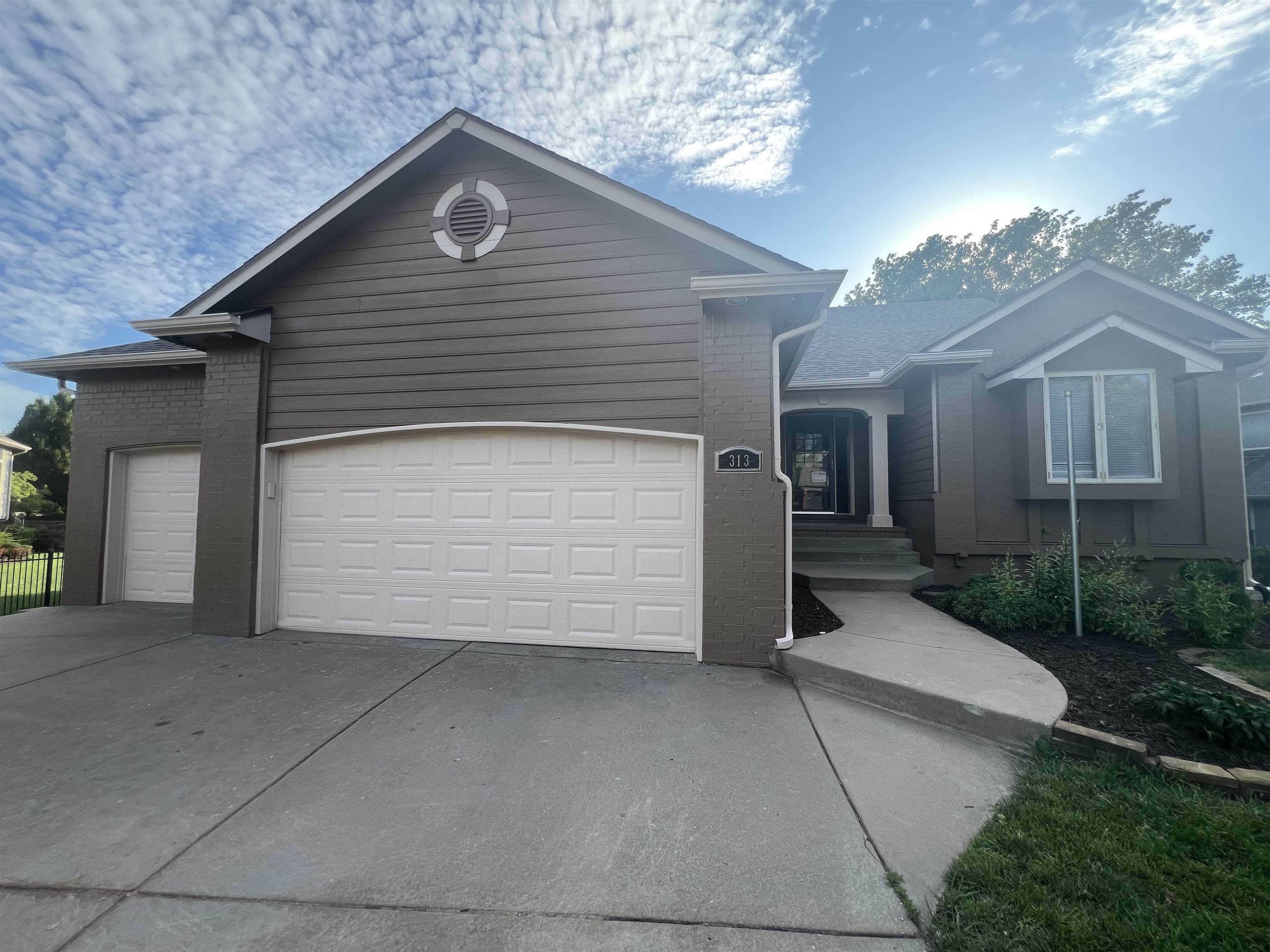 313 N Jaax St  Wichita KS 67235 photo
