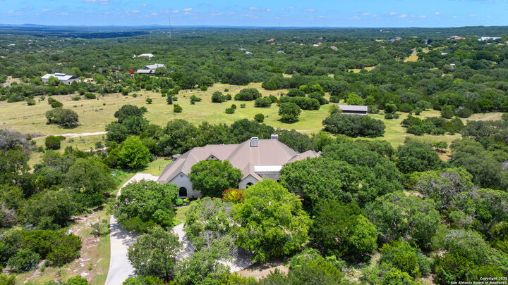 Property Photo: 555 Cordillera Trace TX 78006